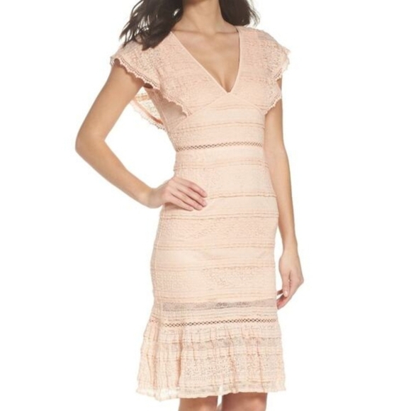 foxiedox Dresses & Skirts - NWT Foxiedox Peach Floral Lace Dress